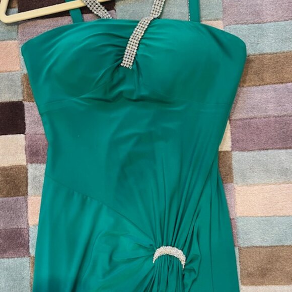Emerald Green Evening Gown with Shawl, Size M by Janine - Picture 5 of 13